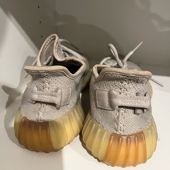 Yeezy Boost 350 - Picture 3 of 3